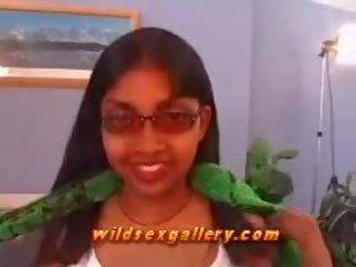 Shy Indian damsel Gives Very Slow Blowjob